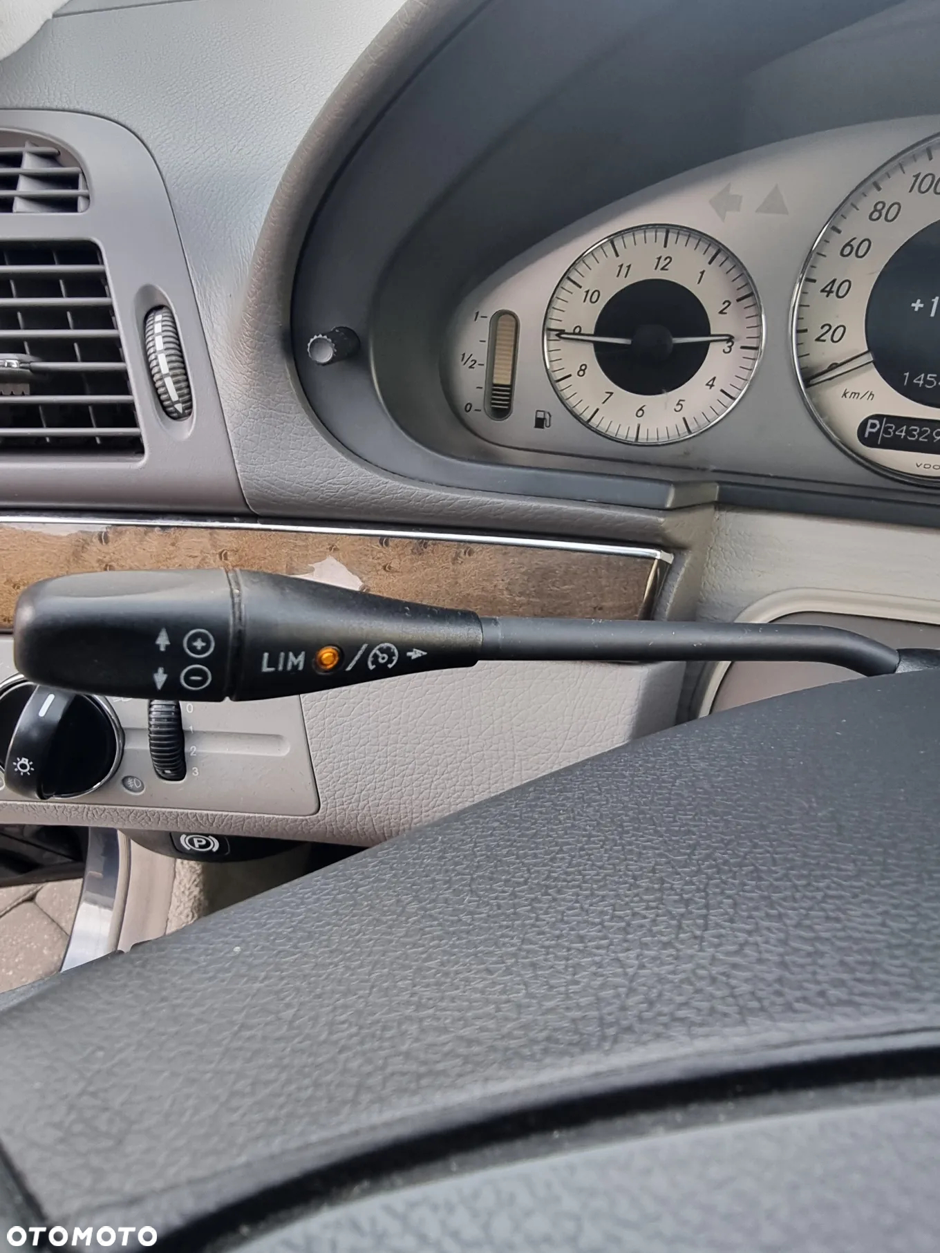 Mercedes-Benz Klasa E 240 4-Matic Avantgarde - 26
