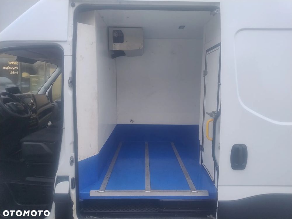 Iveco Daily - 25