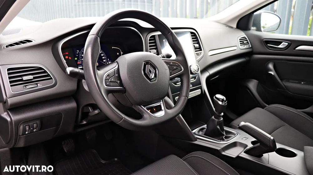 Renault Megane TCe 140 GPF ZEN - 20