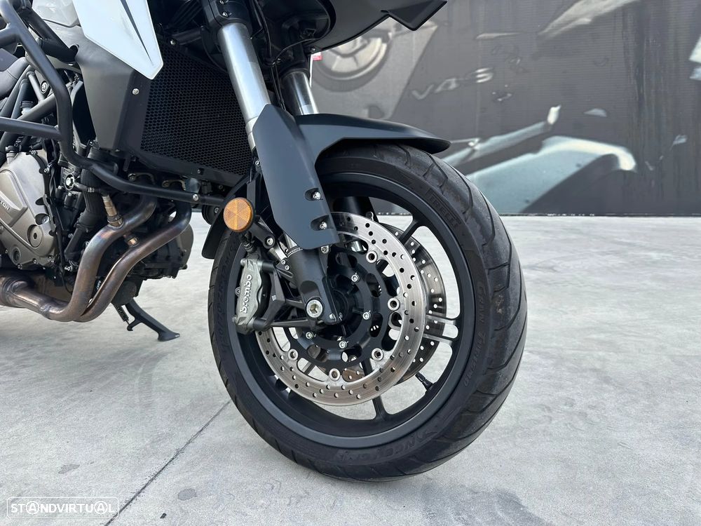 QJ Motor SRT 700 ON ROAD - 3