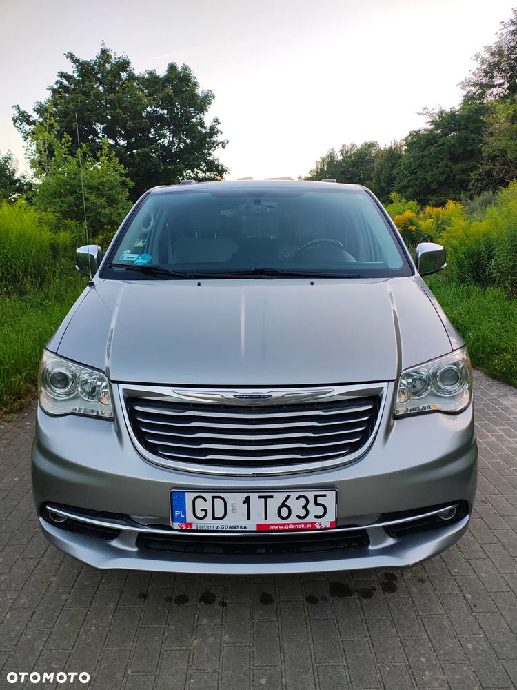 Chrysler Town & Country 3.6 Limited - 7