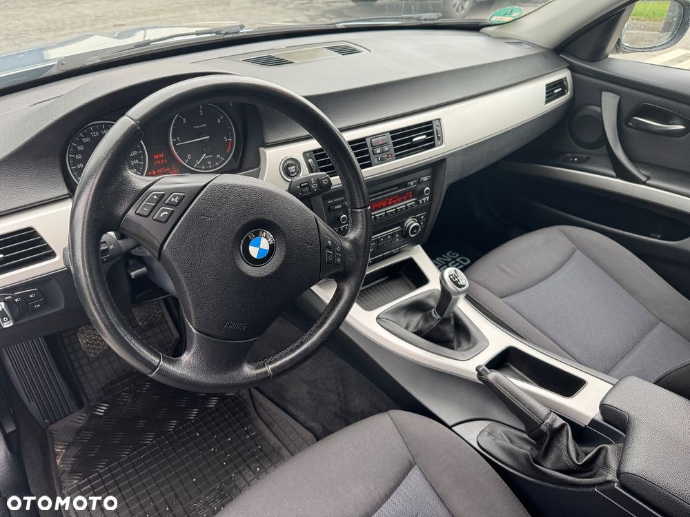 BMW Seria 3 318d - 17