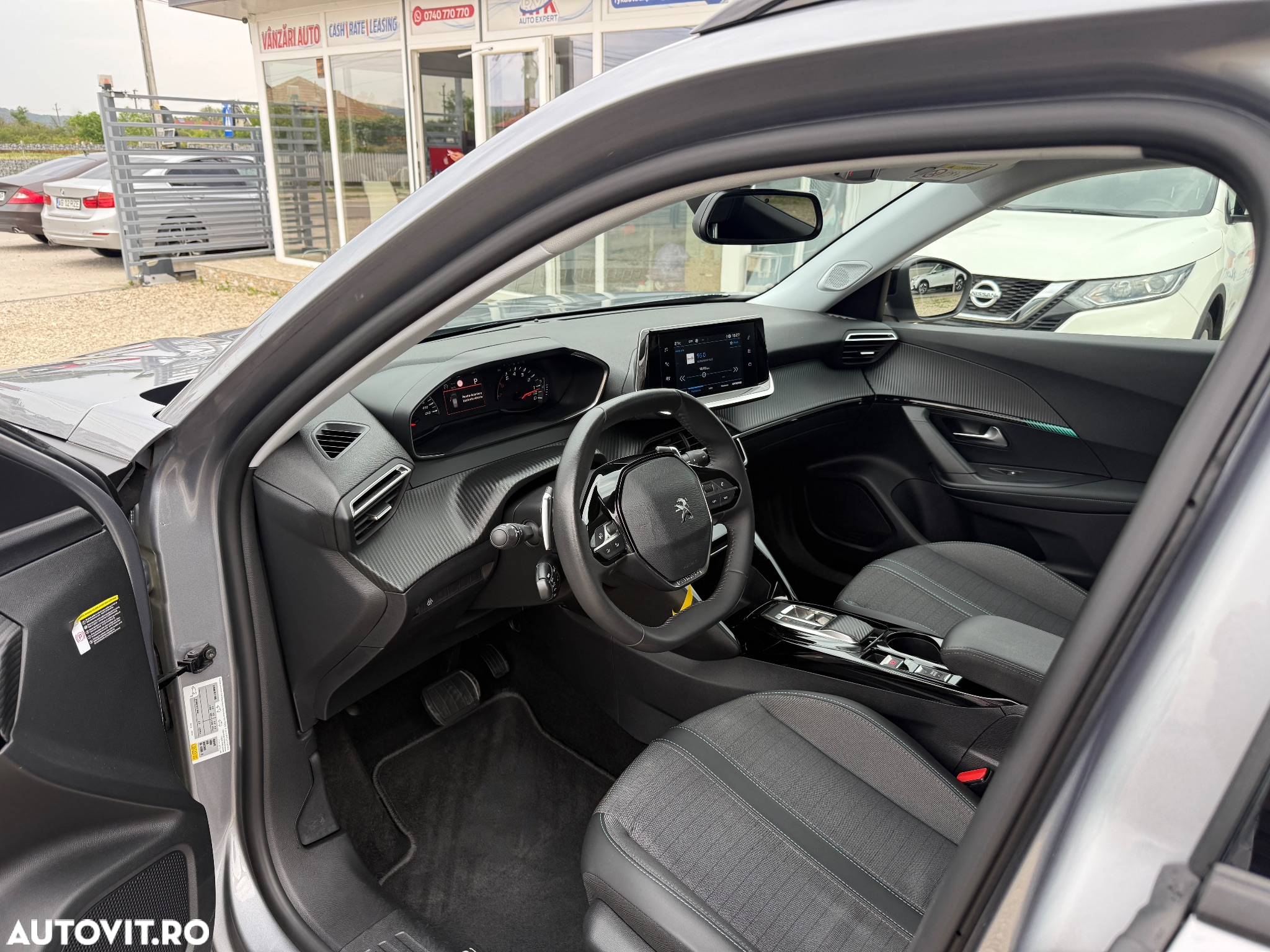 Peugeot 2008 BlueHDi 130 EAT8 Allure Pack - 12