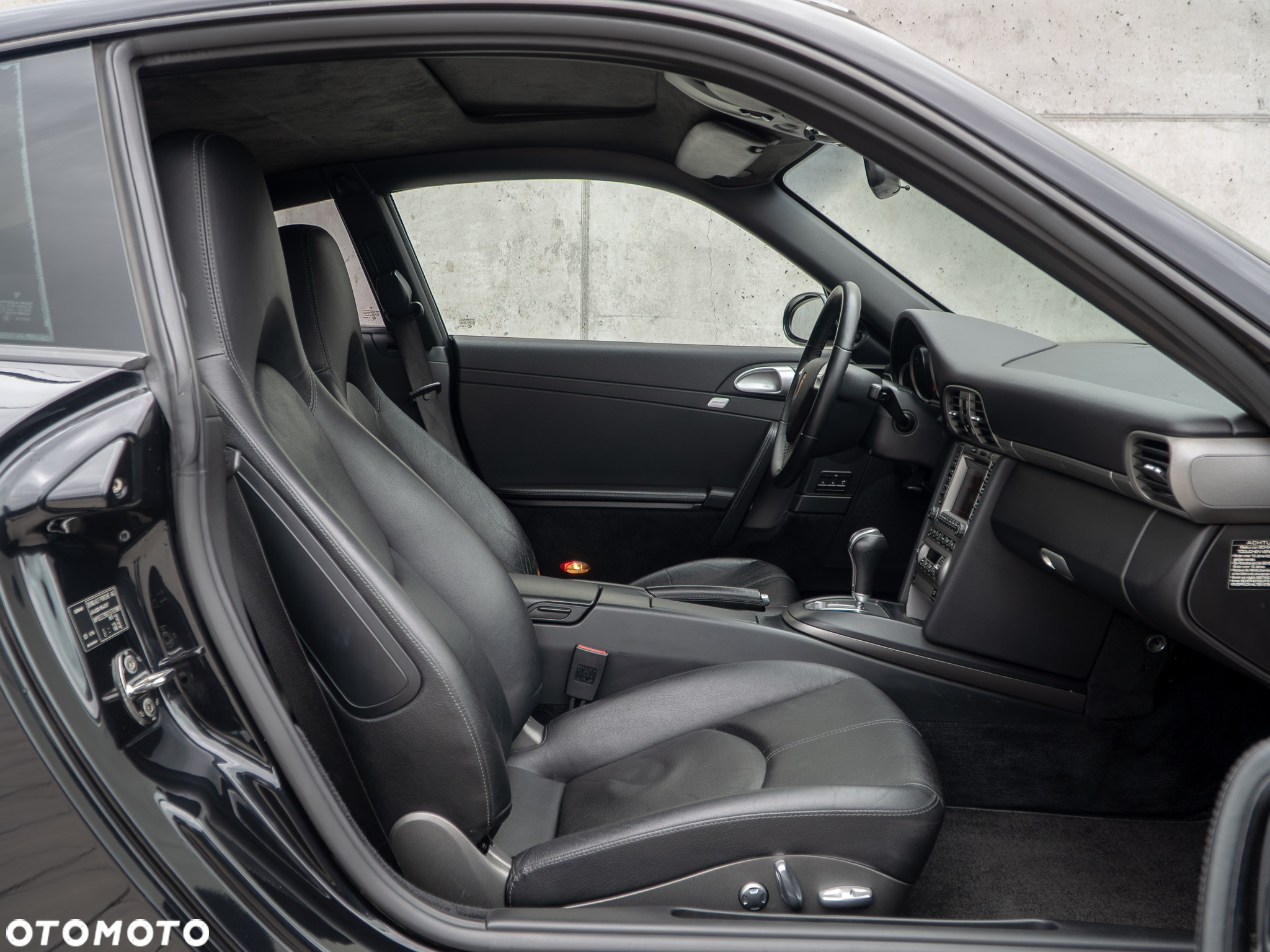 Porsche 911 Carrera Tiptronic S - 18