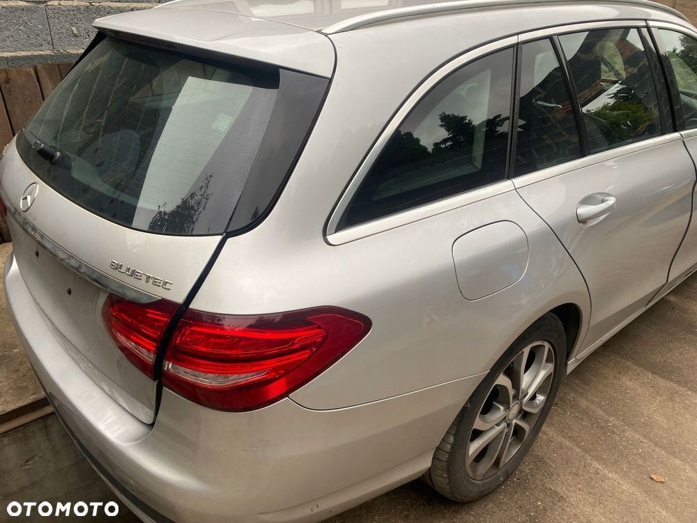 MERCEDES 205 kombi tyl nadwozia cwiartka kolor 775 igla - 2