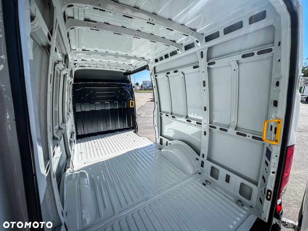 Iveco Daily 35S18H V - Furgon L3H2 silnik 3.0 180 KM Dostępny od ręki GSC Gorzów - 15