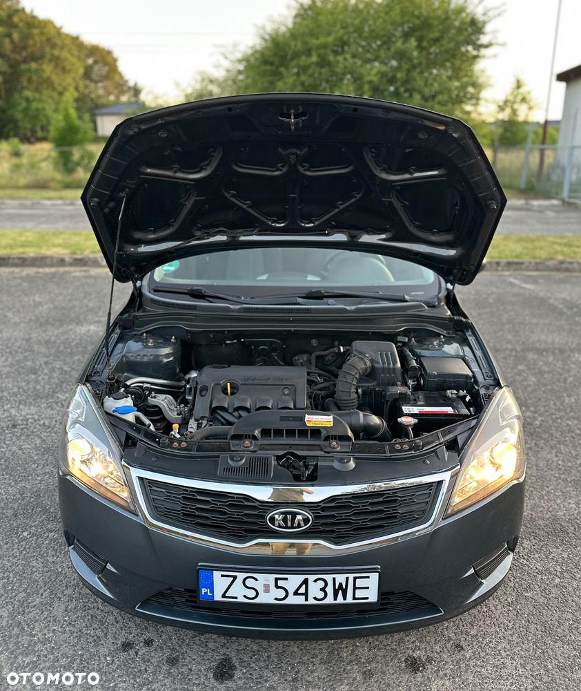 Kia Ceed 1.4 L Euro2012 - 11