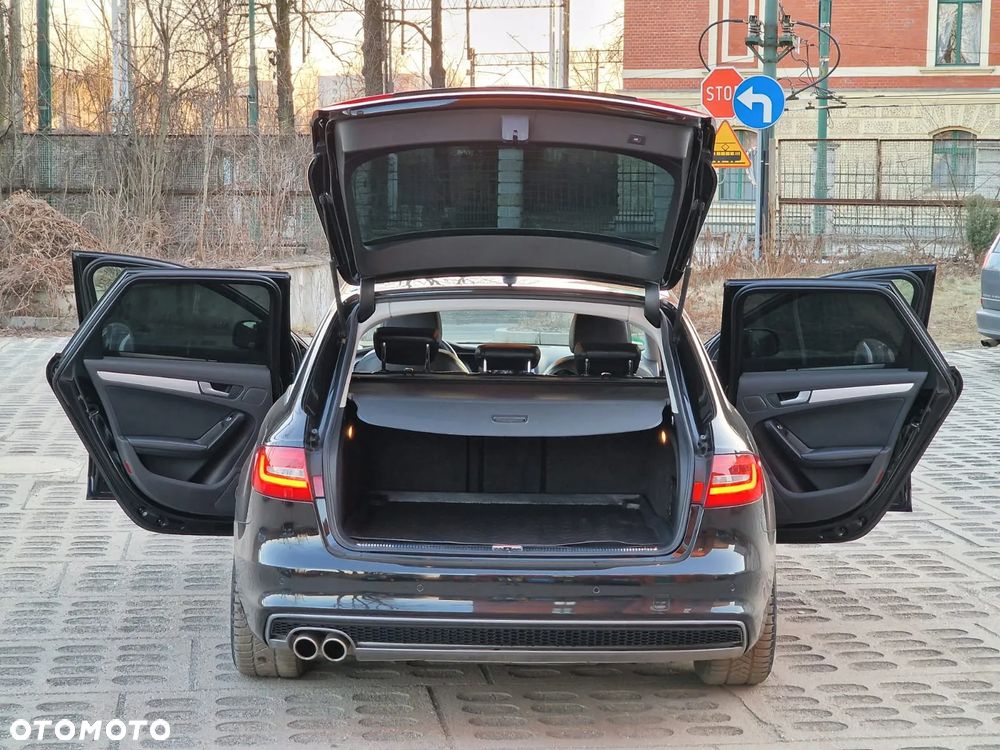 Audi A4 2.0 TDI DPF clean diesel quattro S tronic S line Sportpaket - 11