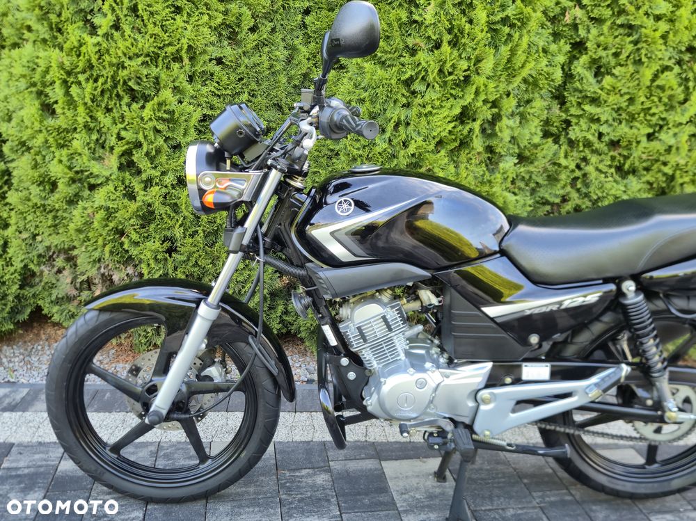 Yamaha YBR - 9
