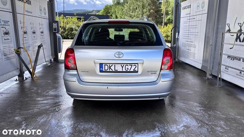 Toyota Avensis - 4