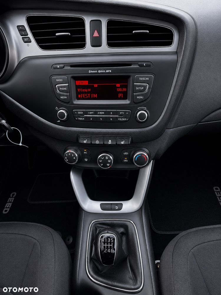 Kia Ceed 1.6 GDI ISG Dream-Team Edition - 15