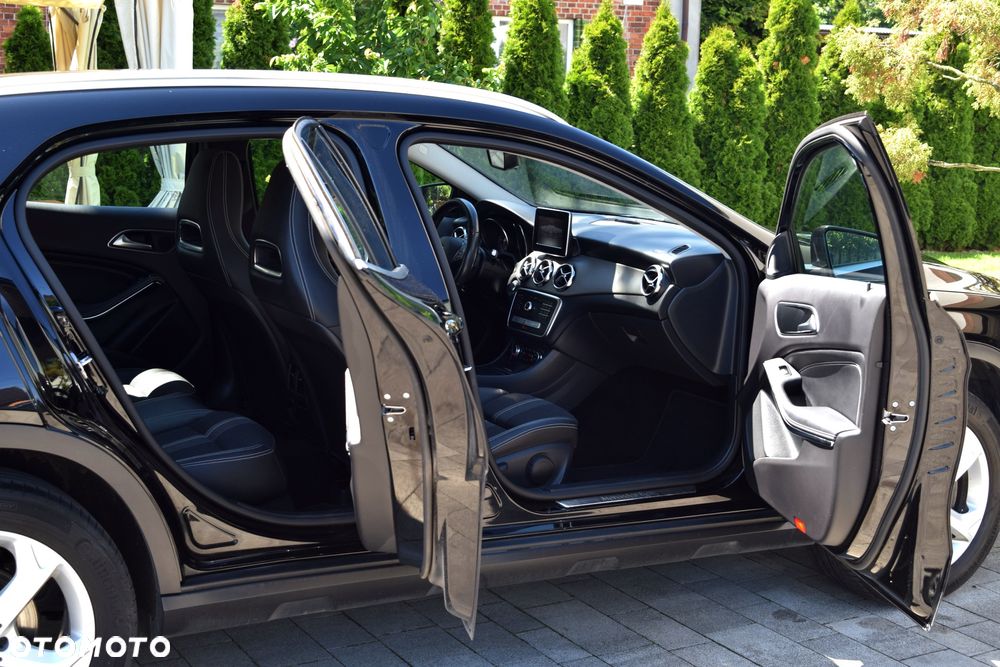 Mercedes-Benz GLA 200 7G-DCT Style - 37