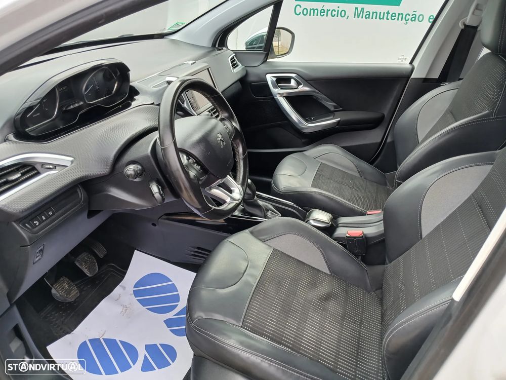 Peugeot 2008 1.2 PureTech Style - 20