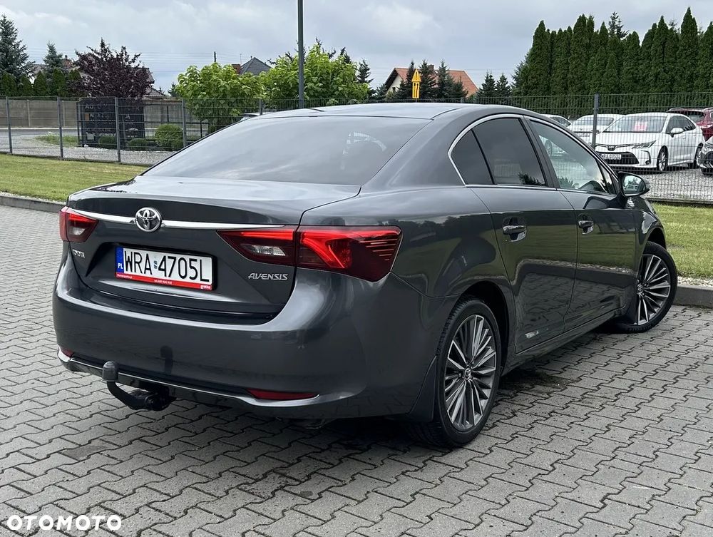 Toyota Avensis 1.8 Comfort - 22
