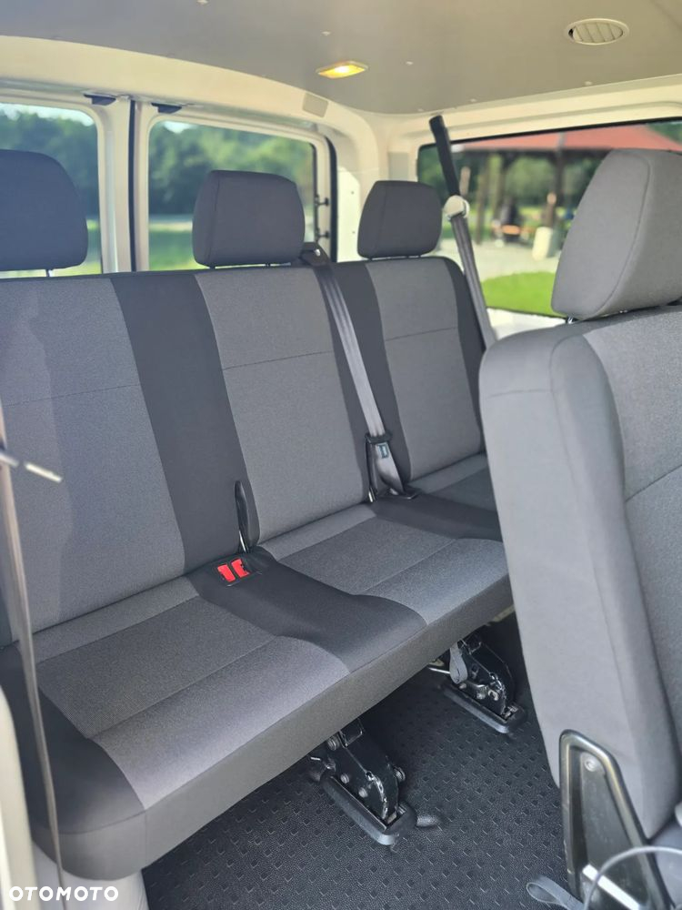 Volkswagen Transporter - 9