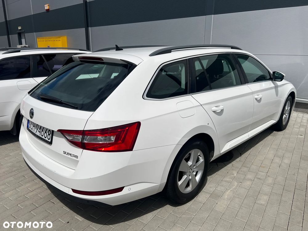 Skoda Superb 2.0 TDI Ambition DSG - 4