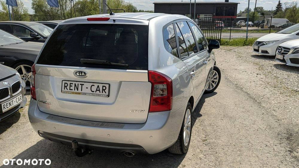 Kia Carens - 11