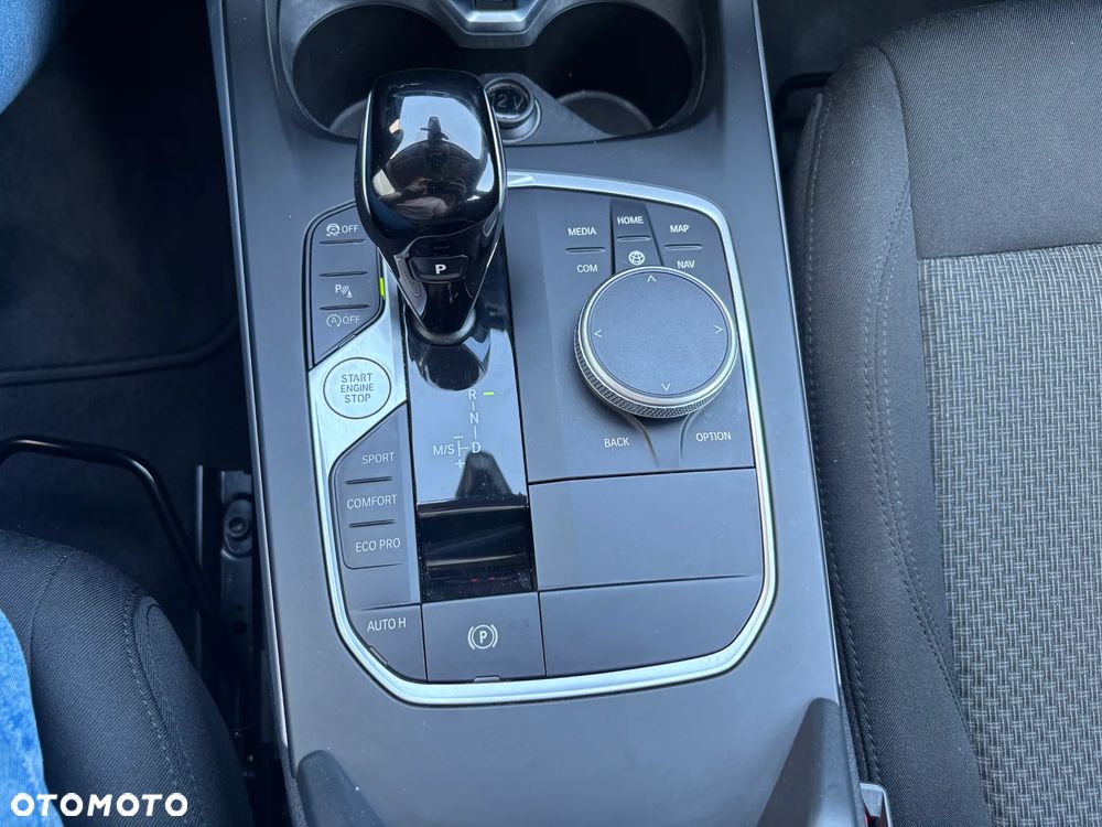 BMW Seria 1 118i Advantage - 32