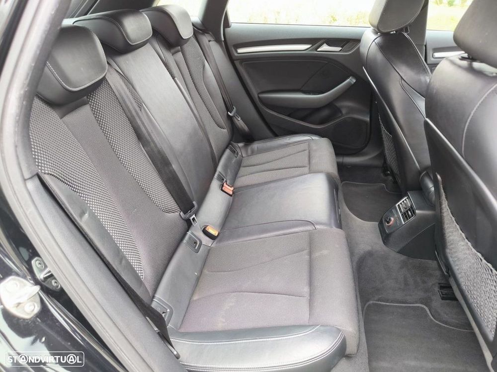 Audi A3 Sportback 2.0 TDI S-line - 32