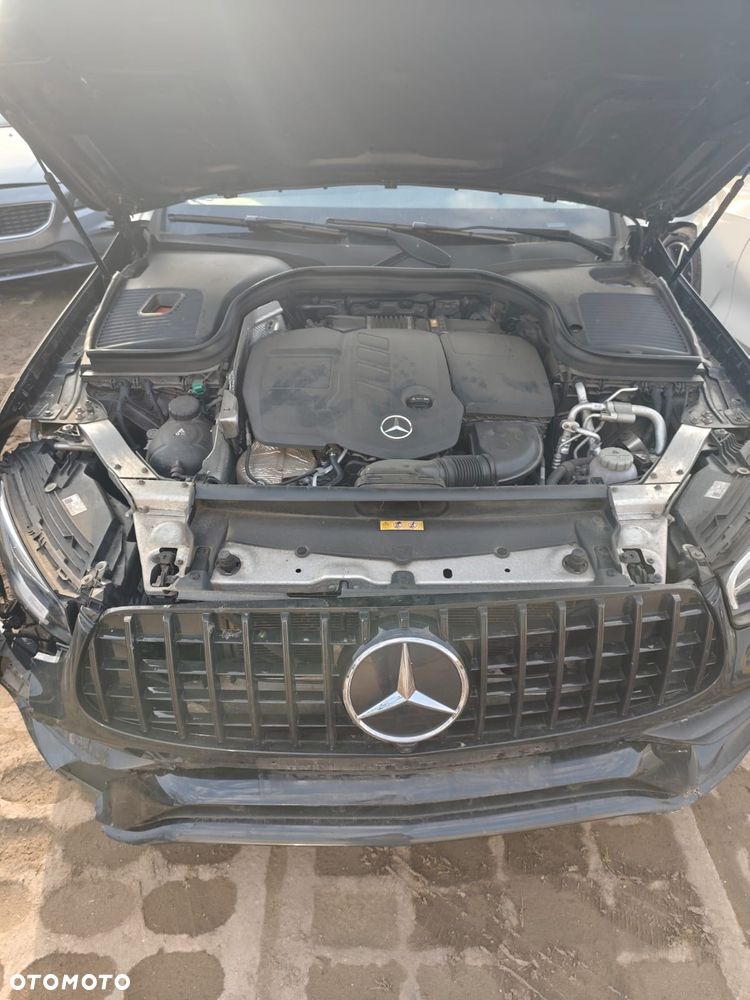 Mercedes-Benz GLC - 21