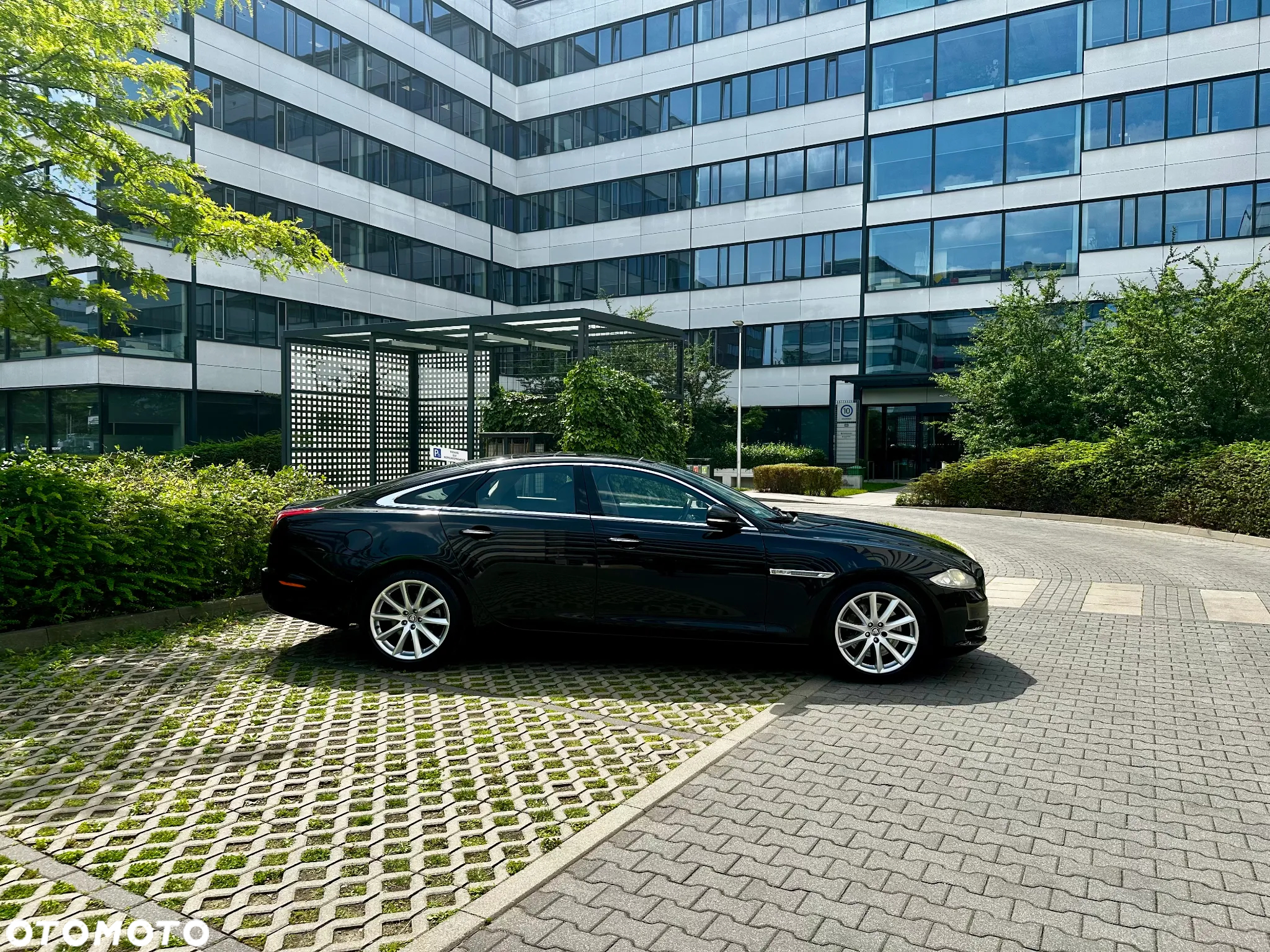 Jaguar XJ - 5