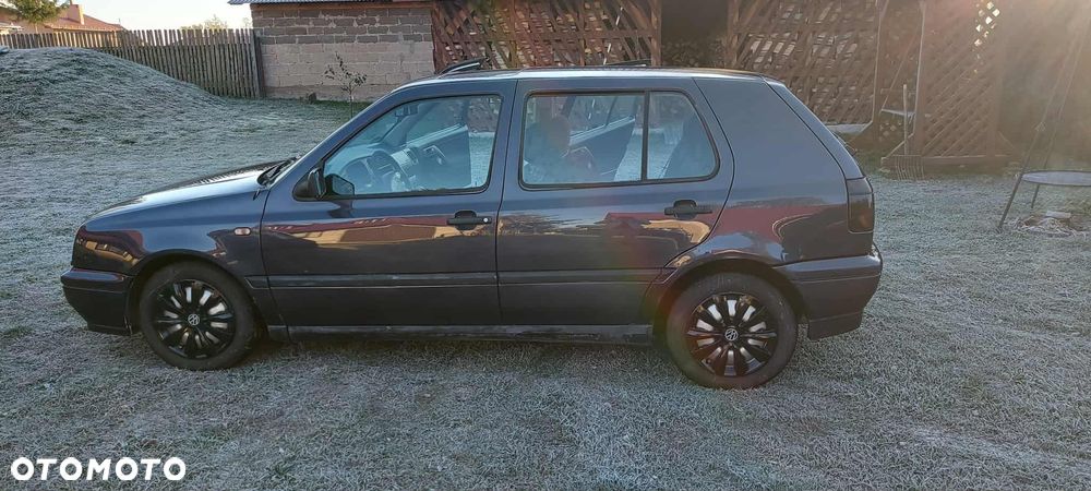 Volkswagen Golf 1.6 - 4