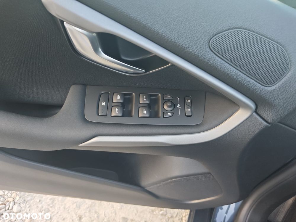 Volvo V40 D2 Momentum - 14