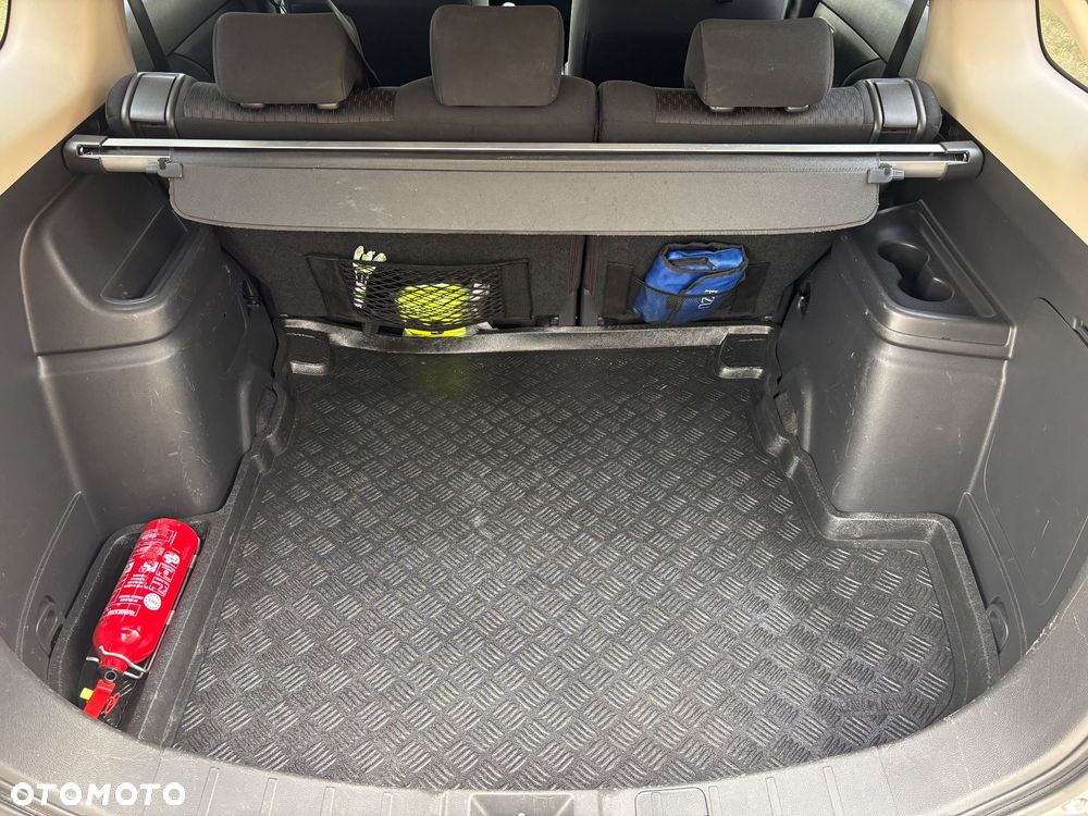 Mitsubishi Outlander 2.0 Invite + 2WD - 13