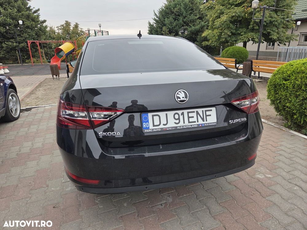 Skoda Superb 2.0 TDI DSG Active - 10