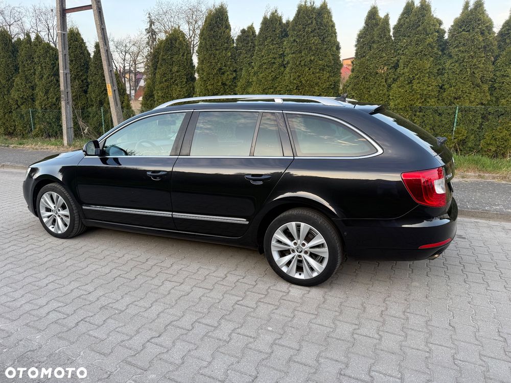 Skoda Superb 2.0 TDI PD DSG Elegance - 6