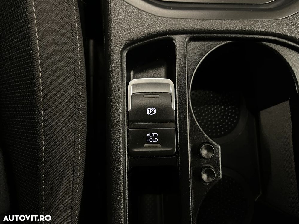 VOLKSWAGEN Touran 2022 — imagine 23