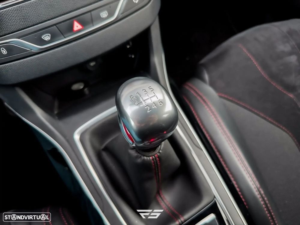 Peugeot 308 1.6 e-THP GTi - 41