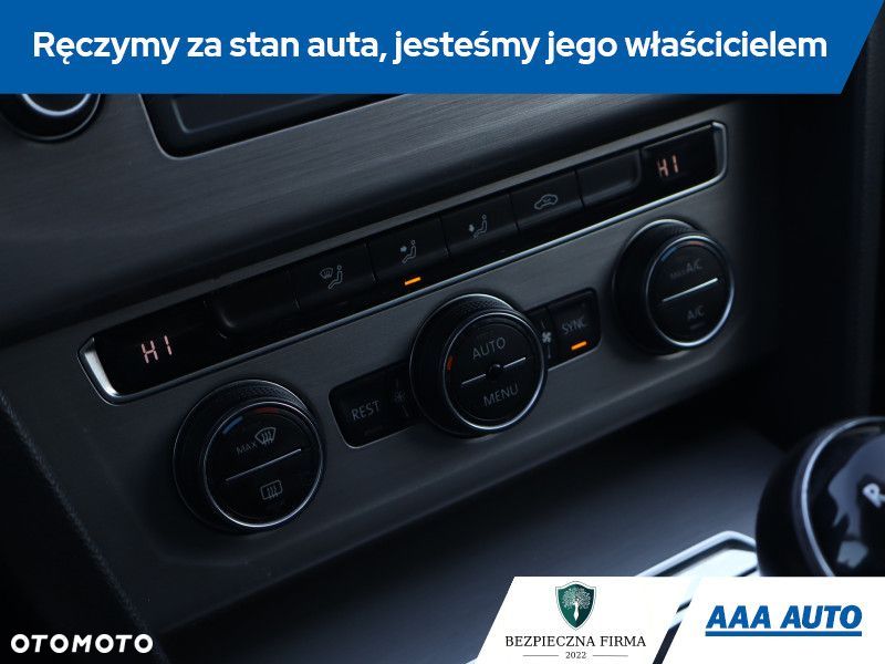 Volkswagen Passat - 16