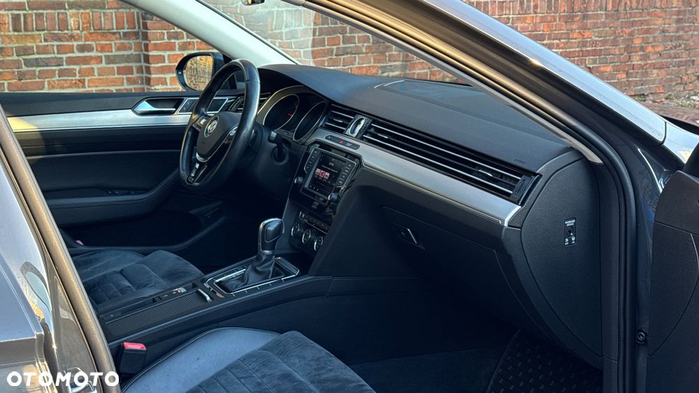 Volkswagen Passat 2.0 TDI (BlueMotion Technology) DSG Highline - 33