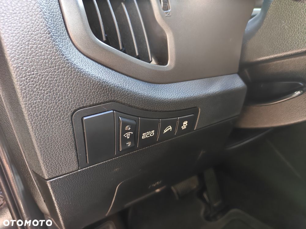 Kia Sportage 2.0 CRDI XL - 31