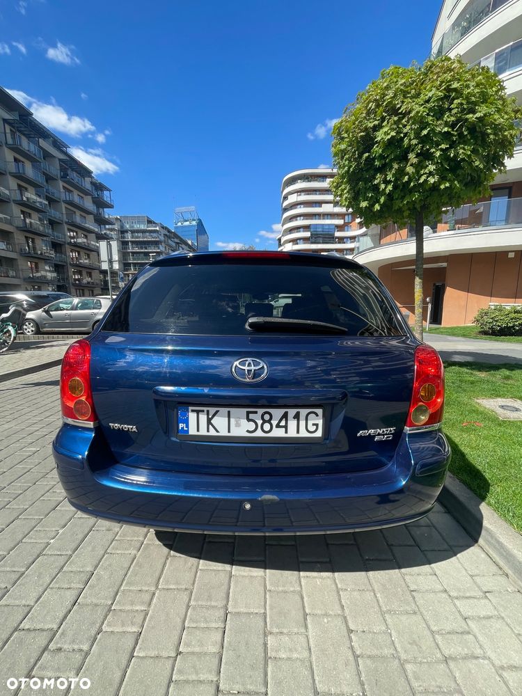 Toyota Avensis 2.0 VVT-i High - 4