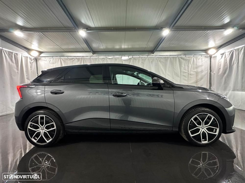 MG MG4 77 kWh Extended Range Luxury - 12