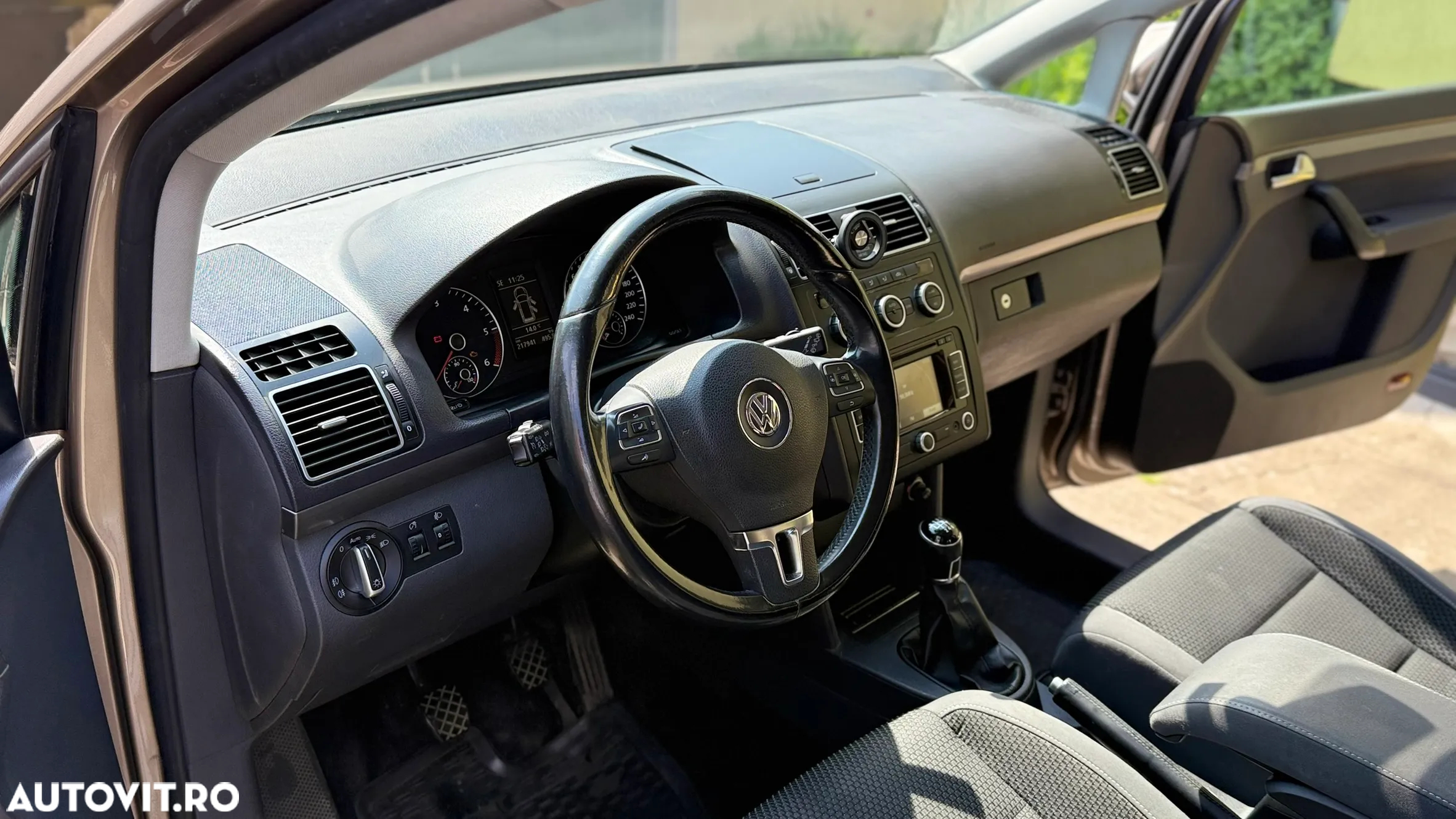 Volkswagen Touran 1.6 TDI BlueMotion Technology Comfortline - 11