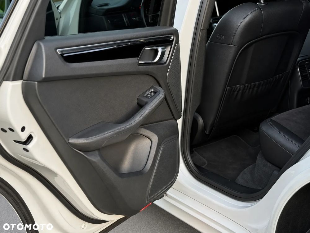 Porsche Macan - 27