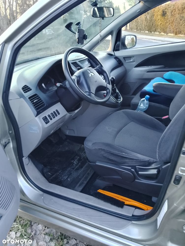 Mitsubishi Grandis 2.0 DID Intense - 7