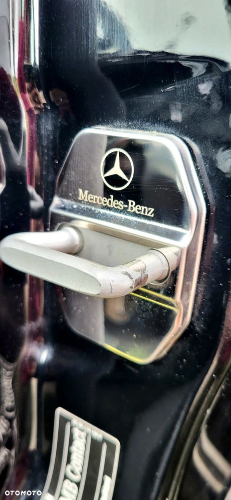 Mercedes-Benz Klasa C 220 CDI DPF (BlueEFFICIENCY) 7G-TRONIC Avantgarde - 17
