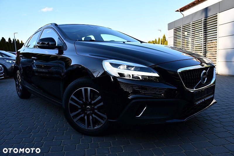 Volvo V40 Cross Country D2 Momentum - 1