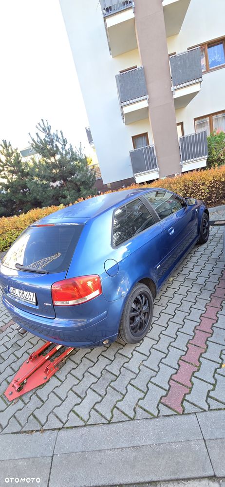 Audi A3 3-drzwiowe 1.6 Ambition - 8