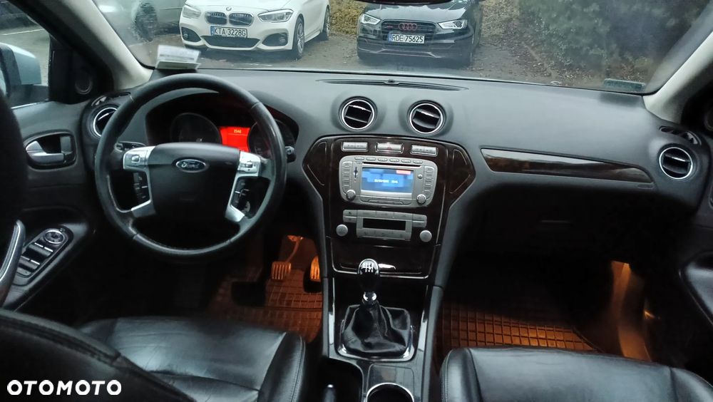 Ford Mondeo 2.0 TDCi Ghia - 13