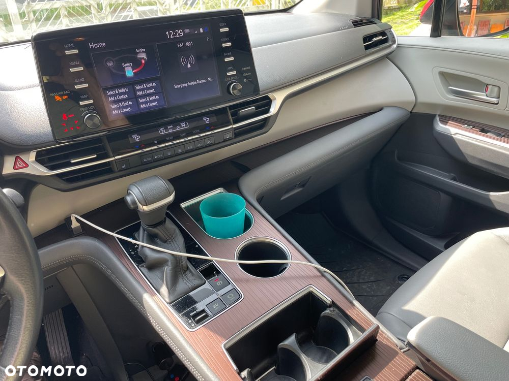 Toyota Sienna - 9