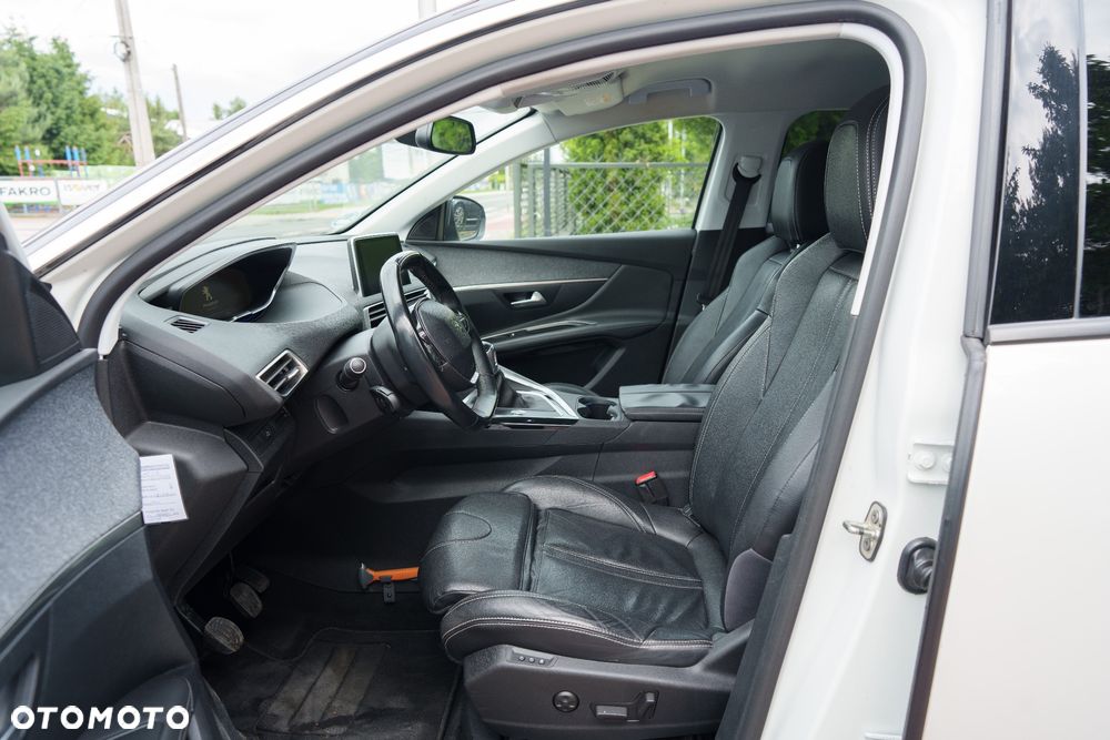 Peugeot 3008 1.2 PureTech GPF Allure S&S - 9