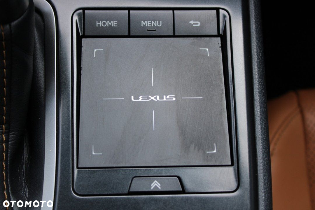 Lexus UX - 36