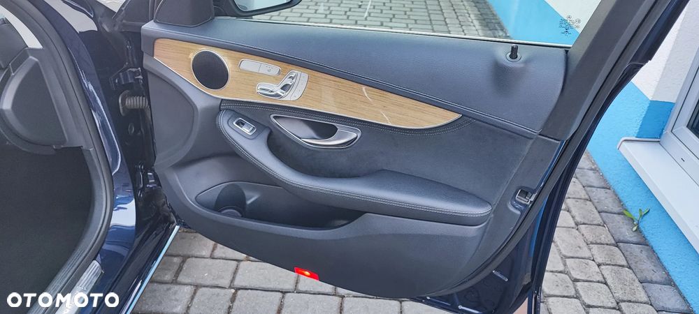 Mercedes-Benz Klasa C 220 (BlueTEC) d 7G-TRONIC Exclusive - 28