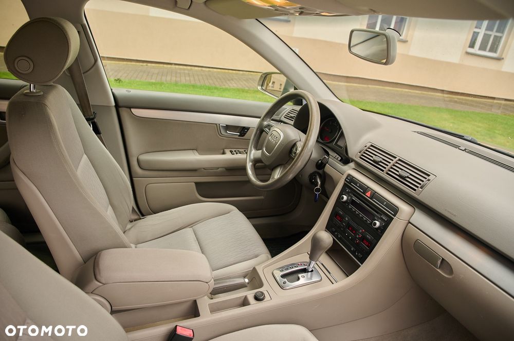 Audi A4 Avant - 32