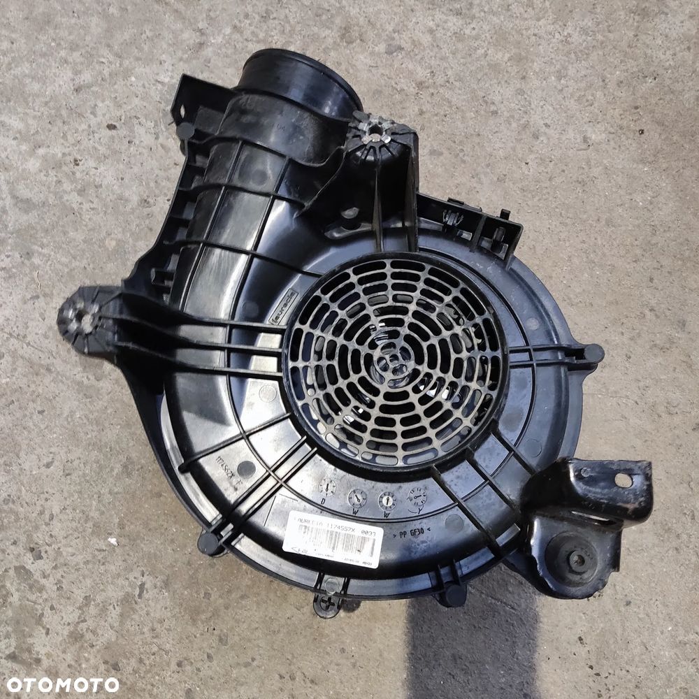 RENAULT ZOE 18r WENTYLATOR DMUCHAWA SILNIKA 290924004R - 2
